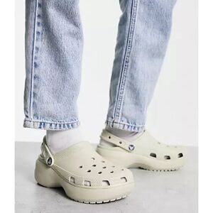 Crocs Crush Classic Clogs in Bone Size 10/ excellent